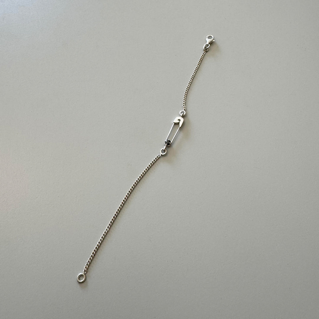 צמיד זהב ויהלום סיכת ביטחון