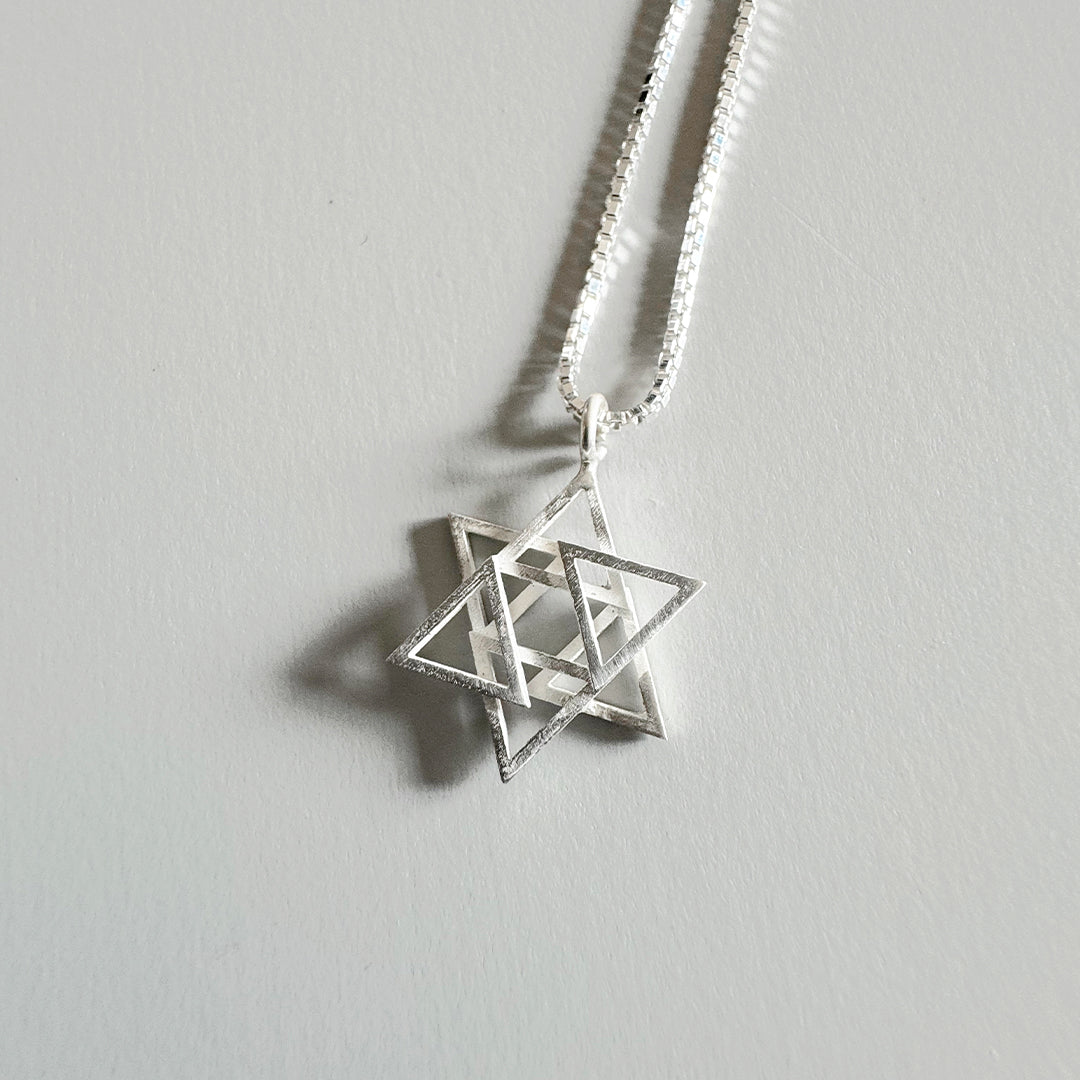 שרשרת מגן דוד משולשים