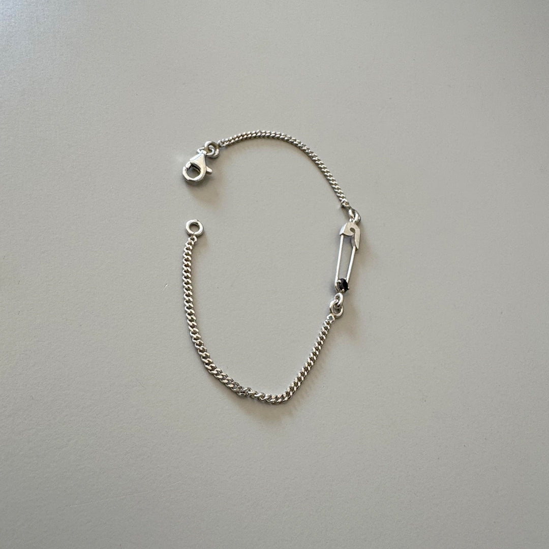 צמיד זהב ויהלום סיכת ביטחון