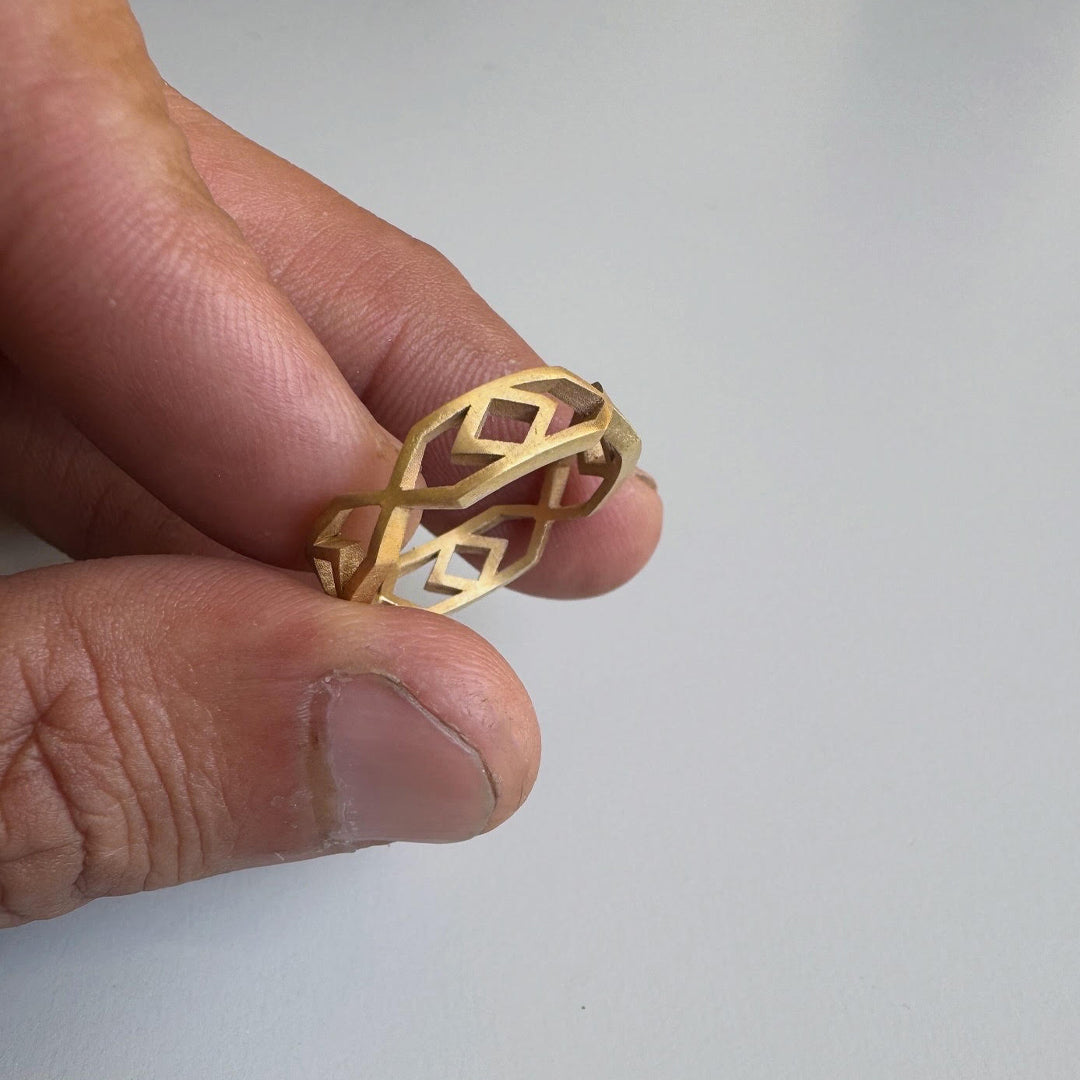 טבעת עין גיאומטרית