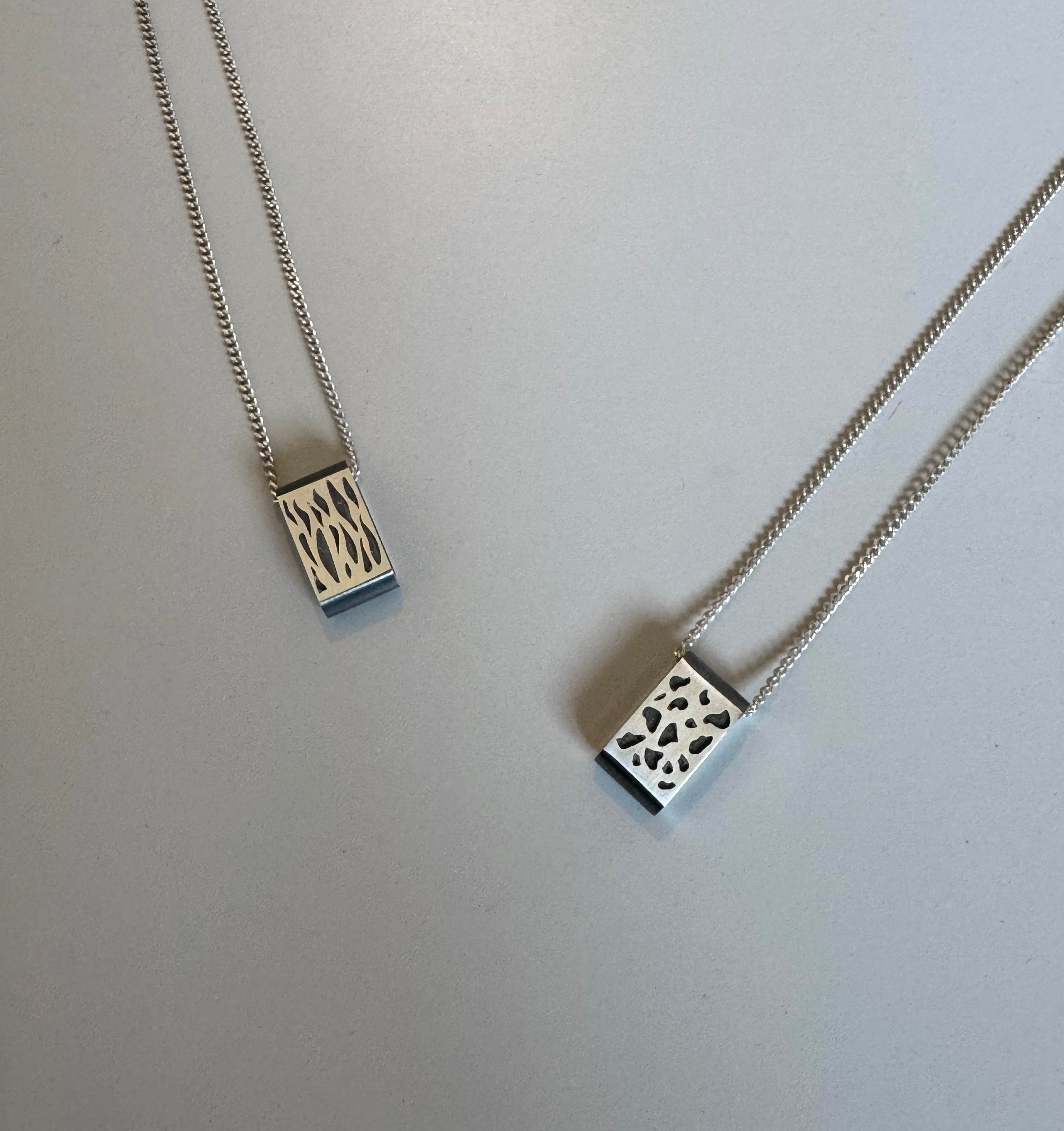 שרשרת חריטה מנומרת